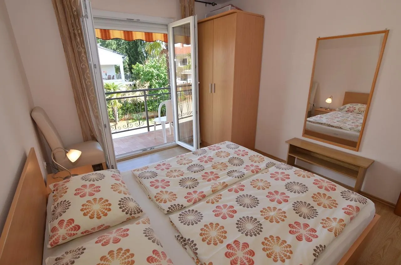 פורץ Apartmani Dekovic Materada
